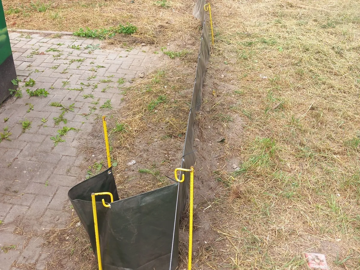 Zaunecke mit Leiteinrichtung