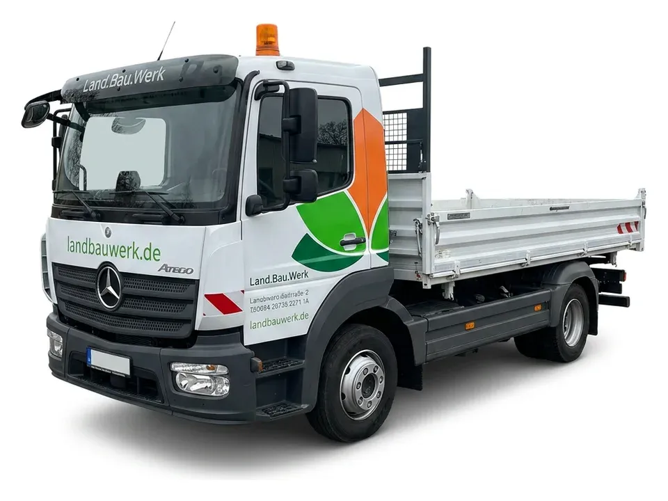 Mercedes-Benz Atego Dreiseitenkipper 9,5 t von Land.Bau.Werk Perleberg